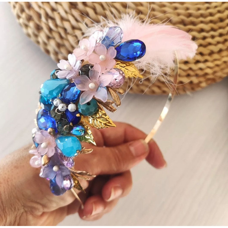 Te hace más joya en tono azul y rosa