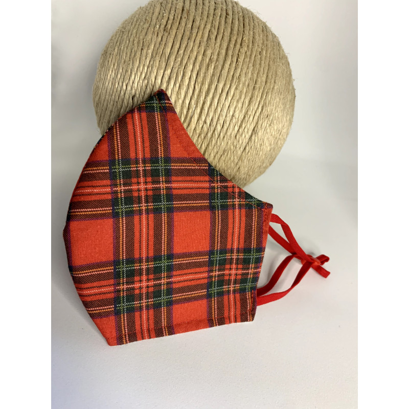 Mascarilla roja cuadros